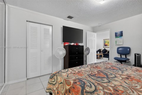 Купить кондоминиум в Хайалиа, Флорида 3 спальни, 124.95м2, № 1986040 - фото 15