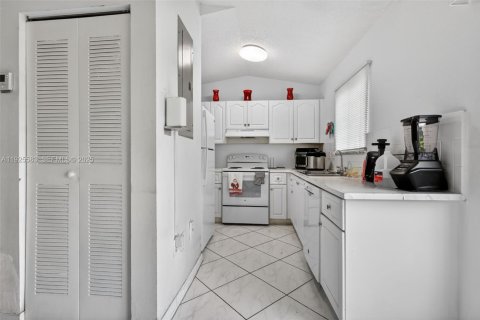 Купить кондоминиум в Хайалиа, Флорида 3 спальни, 124.95м2, № 1986040 - фото 9