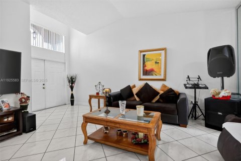 Купить кондоминиум в Хайалиа, Флорида 3 спальни, 124.95м2, № 1986040 - фото 5