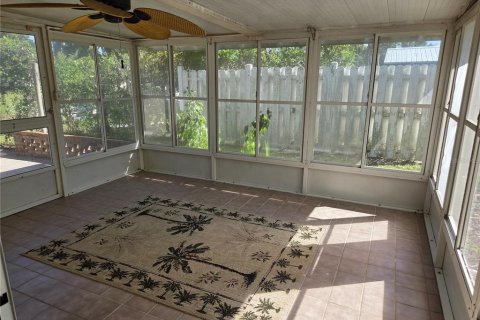 Villa ou maison à vendre à Lake Panasoffkee, Floride: 2 chambres, 141.3 m2 № 2429272 - photo 16