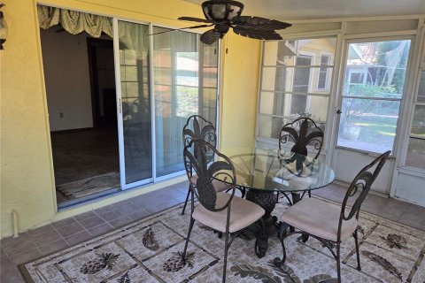 Villa ou maison à vendre à Lake Panasoffkee, Floride: 2 chambres, 141.3 m2 № 2429272 - photo 22