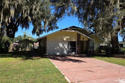 Villa ou maison à vendre à Lake Panasoffkee, Floride: 2 chambres, 141.3 m2 № 2429272 - photo 2