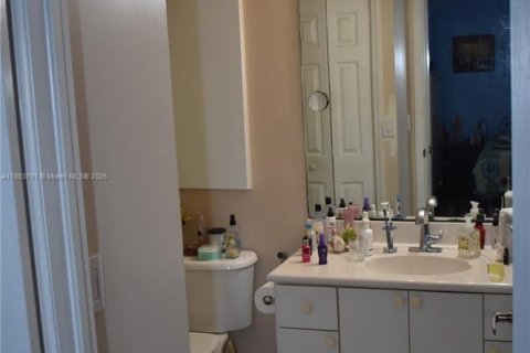Купить кондоминиум в Дорал, Флорида 2 спальни, 103.59м2, № 1946954 - фото 11