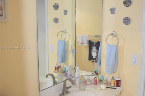 Купить кондоминиум в Дорал, Флорида 2 спальни, 103.59м2, № 1946954 - фото 16