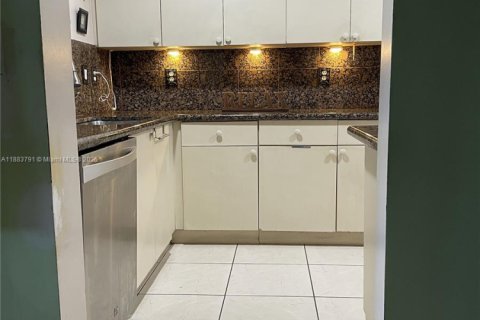 Купить кондоминиум в Дорал, Флорида 2 спальни, 103.59м2, № 1946954 - фото 18