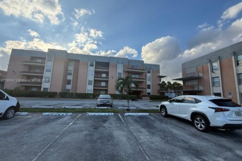 Снять в аренду кондоминиум в Хайалиа, Флорида 1 спальня, 75.25м2, № 1963734 - фото 4