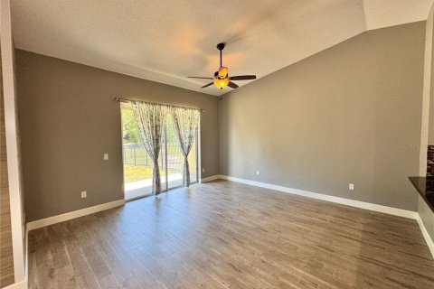 Villa ou maison à louer à Mount Dora, Floride: 3 chambres, 145.48 m2 № 2104736 - photo 6