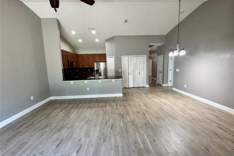 Villa ou maison à louer à Mount Dora, Floride: 3 chambres, 145.48 m2 № 2104736 - photo 3
