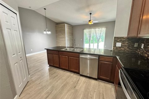 Villa ou maison à louer à Mount Dora, Floride: 3 chambres, 145.48 m2 № 2104736 - photo 5
