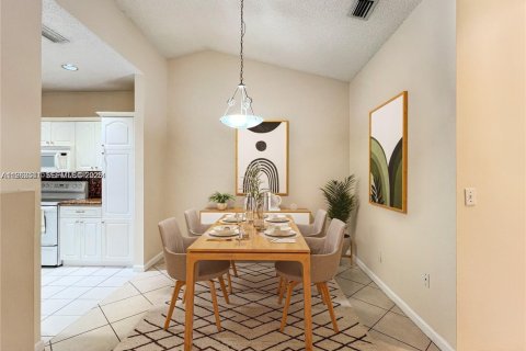 Купить таунхаус в Уэстон, Флорида 3 спальни, 127м2, № 2026412 - фото 5