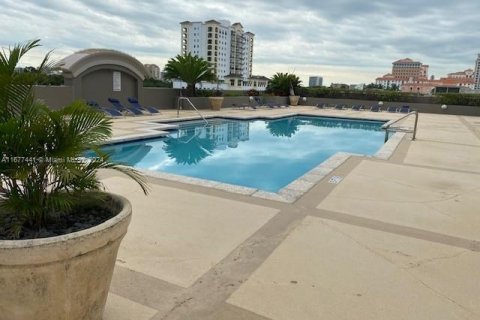 Condo in Coral Gables, Florida, 1 bedroom  № 1711972 - photo 14