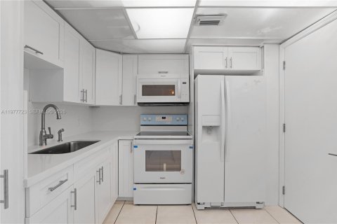 Condo in Aventura, Florida, 1 bedroom  № 2041981