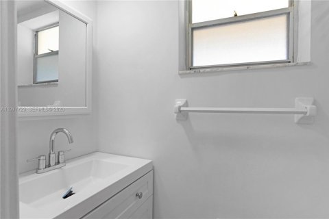 Condo in Aventura, Florida, 1 bedroom  № 2041981 - photo 4