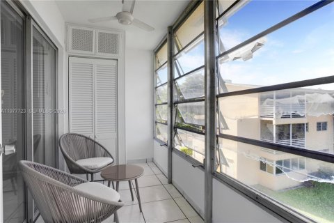 Condo in Aventura, Florida, 1 bedroom  № 2041981 - photo 6