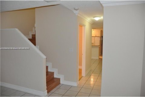 Townhouse in Miami, Florida 2 bedrooms, 112.41 sq.m. № 1952443 - photo 3