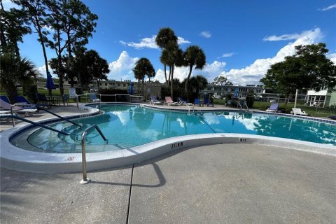 Condo in Port Charlotte, Florida, 1 bedroom  № 1919014 - photo 6