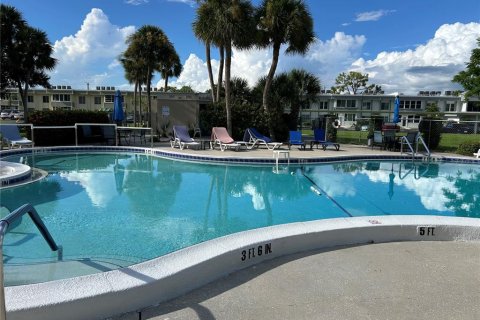 Condo in Port Charlotte, Florida, 1 bedroom  № 1919014 - photo 12