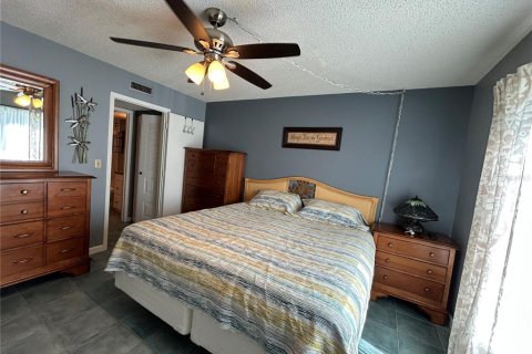 Condo in Port Charlotte, Florida, 1 bedroom  № 1919014 - photo 30
