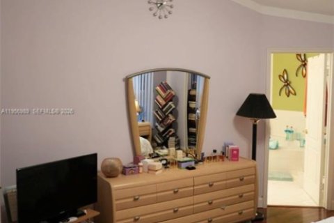 Casa en alquiler en Miami, Florida, 3 dormitorios, 159.61 m2 № 2011415 - foto 24