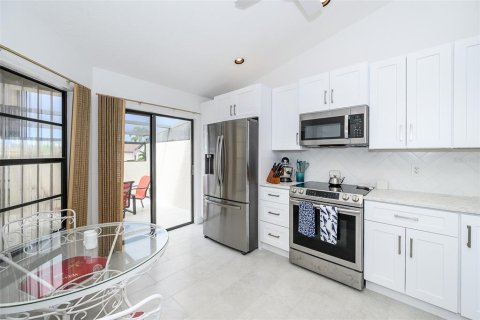 Villa ou maison à louer à Punta Gorda, Floride: 2 chambres, 109.9 m2 № 2399355 - photo 8