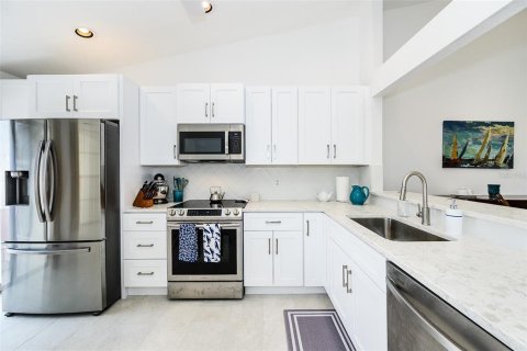 Villa ou maison à louer à Punta Gorda, Floride: 2 chambres, 109.9 m2 № 2399355 - photo 9