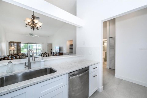 Villa ou maison à louer à Punta Gorda, Floride: 2 chambres, 109.9 m2 № 2399355 - photo 14