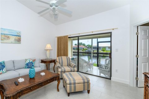 Villa ou maison à louer à Punta Gorda, Floride: 2 chambres, 109.9 m2 № 2399355 - photo 23
