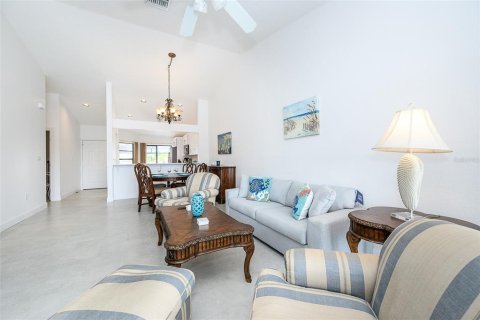 Villa ou maison à louer à Punta Gorda, Floride: 2 chambres, 109.9 m2 № 2399355 - photo 25