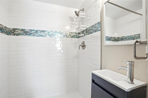 Immobilier commercial à vendre à Madeira Beach, Floride: 270.16 m2 № 2225310 - photo 18