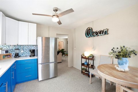 Immobilier commercial à vendre à Madeira Beach, Floride: 270.16 m2 № 2225310 - photo 13