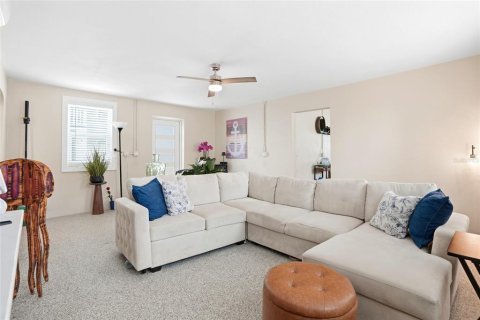 Immobilier commercial à vendre à Madeira Beach, Floride: 270.16 m2 № 2225310 - photo 6