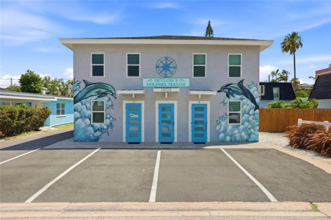Immobilier commercial à vendre à Madeira Beach, Floride: 270.16 m2 № 2225310 - photo 2