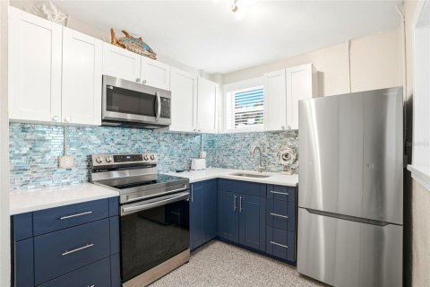 Immobilier commercial à vendre à Madeira Beach, Floride: 270.16 m2 № 2225310 - photo 21