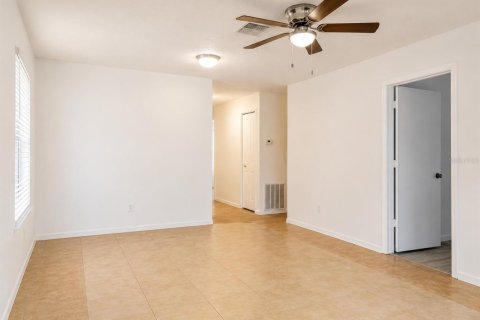 Propiedad comercial en venta en Bradenton, Florida, 72 dormitorios, 72.84 m2 № 2155690 - foto 4