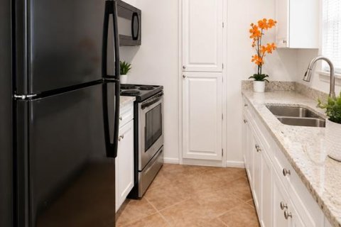 Propiedad comercial en venta en Bradenton, Florida, 72 dormitorios, 72.84 m2 № 2155690 - foto 6