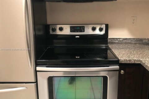 Кондоминиум с 2 спальнями в Майами, Флорида № 2014524