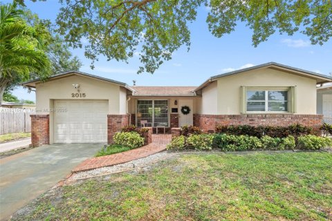 Casa en venta en Hollywood, Florida, 3 dormitorios, 147.71 m2 № 1809610 - foto 1