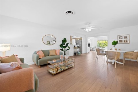 Casa en venta en Hollywood, Florida, 3 dormitorios, 147.71 m2 № 1809610 - foto 3