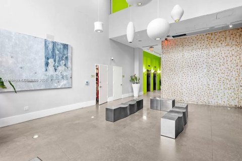 Condominio en alquiler en Miami, Florida, 1 dormitorio, 60.48 m2 № 1993284 - foto 7