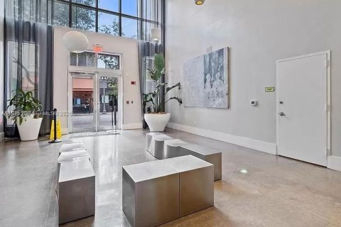 Condominio en alquiler en Miami, Florida, 1 dormitorio, 60.48 m2 № 1993284 - foto 6