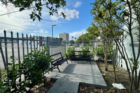 Apartment in Miami, Florida 2 bedrooms, 74.32 sq.m. № 2065149 - photo 9