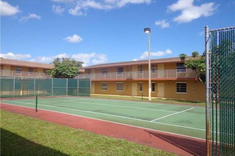 Copropriété à louer à Oakland Park, Floride: 1 chambre, 47.19 m2 № 1845839 - photo 1