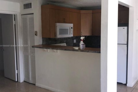 Copropriété à louer à Oakland Park, Floride: 1 chambre, 47.19 m2 № 1845839 - photo 6