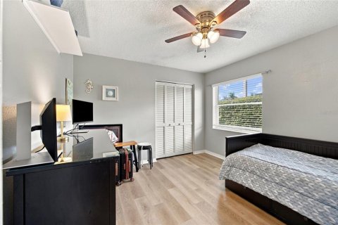 Casa en venta en Tarpon Springs, Florida, 4 dormitorios, 207.17 m2 № 2383360 - foto 16
