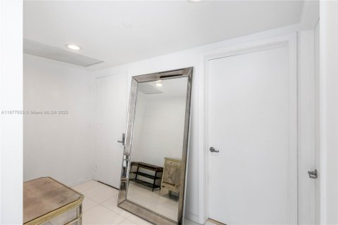 Copropriété à louer à Miami, Floride: 2 chambres, 108.51 m2 № 1922691 - photo 17