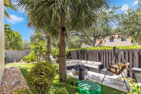 Townhouse in Miramar, Florida 4 bedrooms, 166.76 sq.m. № 1844135 - photo 30