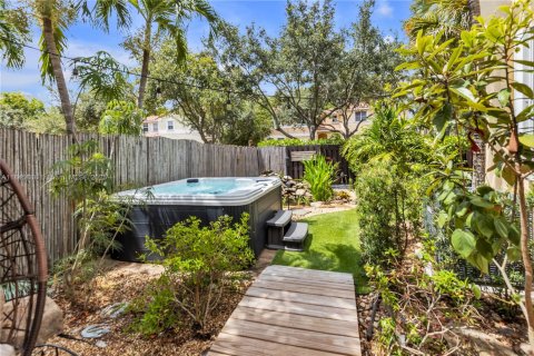 Townhouse in Miramar, Florida 4 bedrooms, 166.76 sq.m. № 1844135 - photo 10
