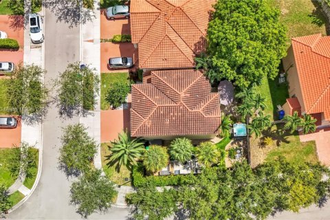 Townhouse in Miramar, Florida 4 bedrooms, 166.76 sq.m. № 1844135 - photo 28