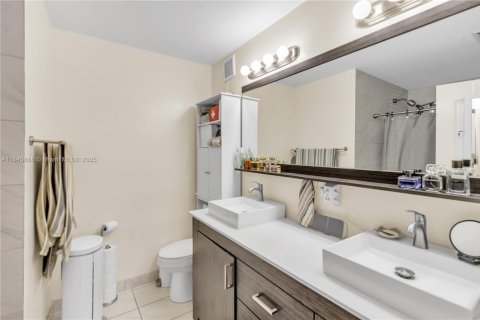 Townhouse in Miramar, Florida 4 bedrooms, 166.76 sq.m. № 1844135 - photo 20