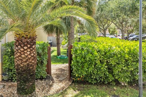 Townhouse in Miramar, Florida 4 bedrooms, 166.76 sq.m. № 1844135 - photo 27